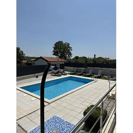In With Swimming Pool Buje