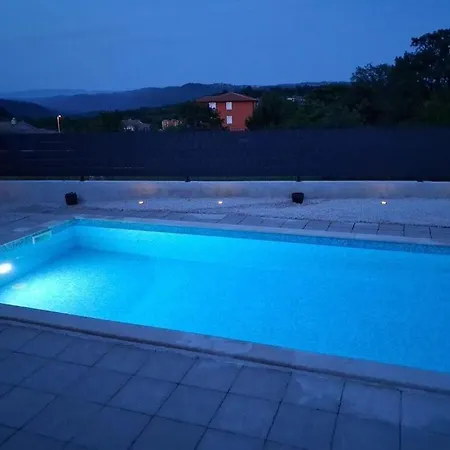 In With Swimming Pool Σπίτι διακοπών *